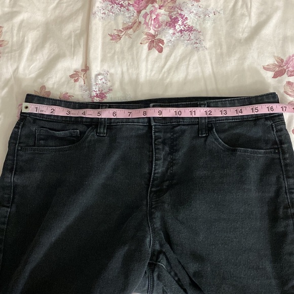 Style & Co | Black Curvy Skinny Leg Jeans Size 12 - Picture 14 of 16